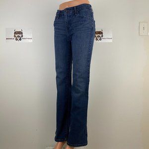 Levis Demi Curve size 6M (excellent)‎